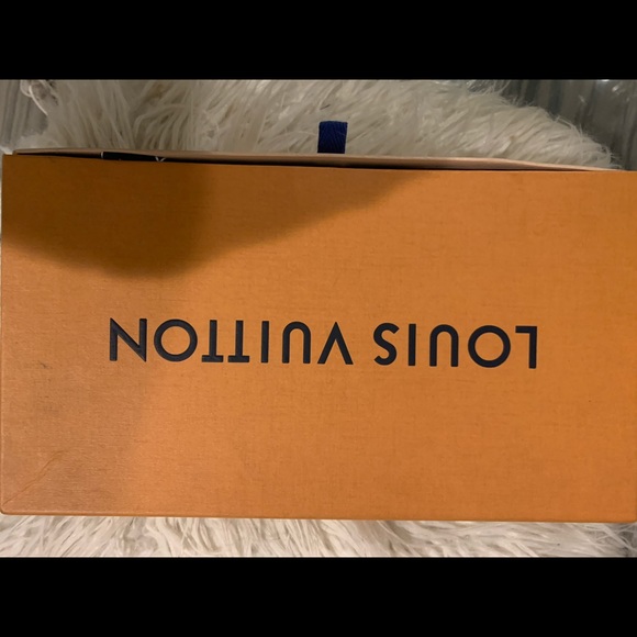 Louis Vuitton original silk scarf - Picture 4 of 6